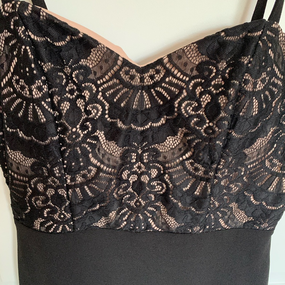 Black lace spaghetti strap junior prom dress. Sz 7